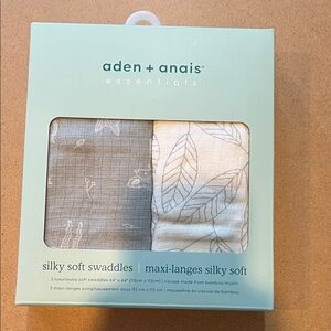 Aden + Anais Essentials Silky Soft Swaddles in Gray and White